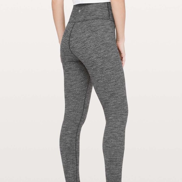 𝕃𝕦𝕝𝕦𝕝𝕖𝕞𝕠𝕟 𝕂𝕟𝕚𝕥 ℍ𝕚𝕘𝕙 ℝ𝕚𝕤𝕖 - Picture 4 of 5